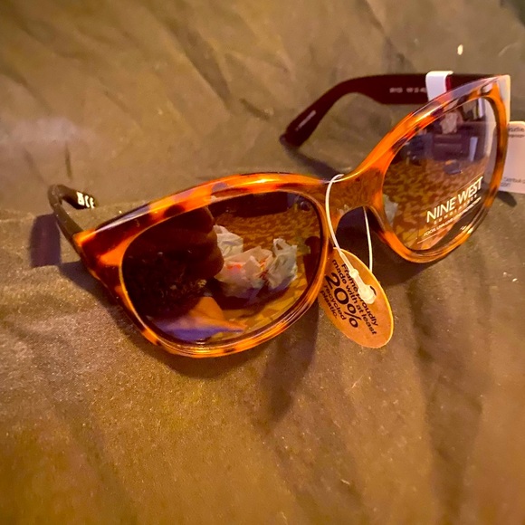 Nine West leopard sunglasses,NWT,props not included - Picture 11 of 16